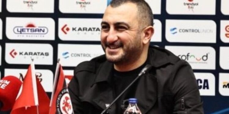 Transfer üstüne transfer yapmışlardı: 3. haftada istifa etti