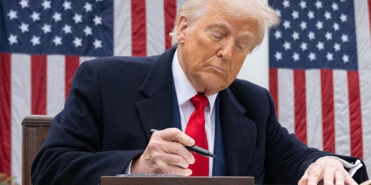 Trump’ın Ortadoğu hayali: Gazzeliler gidecek, ABD 10 yıllığına yönetecek