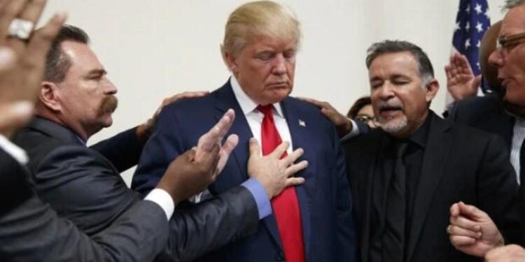 Trump’tan 15 dolara ‘cennet’ vaadi: Tanrı beni Amerika için kurtardı