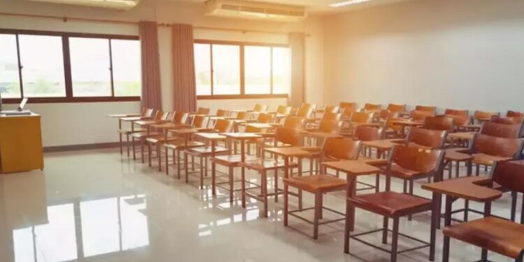 ÜNİVERSİTE EK TERCİH VE BOŞ KONTENJANLAR LİSTESİ 2025 | TYT, AYT 2-4 yılık devlet ve özel üniversite taban puanları ve sıralaması