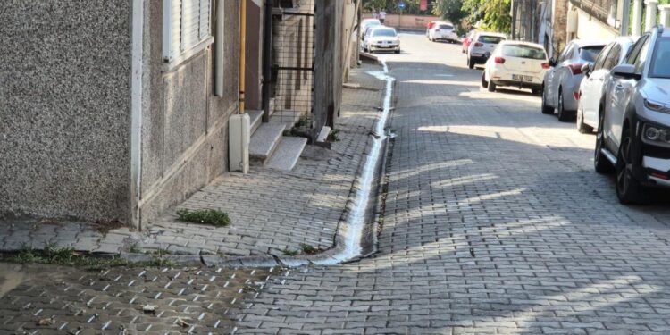 Vatandaşı çileden çıkarttı: Tekirdağ’da musluklar suskun, sokaklar göl içinde!