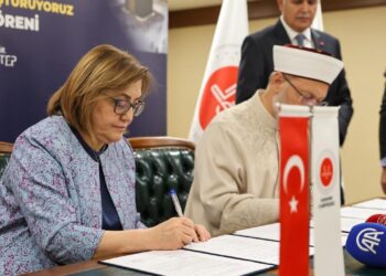 15 bin kişi başvurmuştu: Umre ziyareti projesinin ilk talihlileri belli oldu!