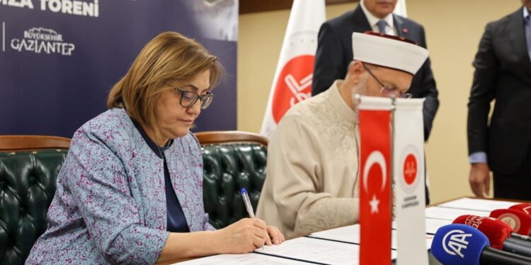15 bin kişi başvurmuştu: Umre ziyareti projesinin ilk talihlileri belli oldu!