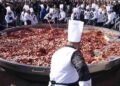 1930 kiloluk dev sucuklu yumurta yaparak dünya rekoru kırdılar