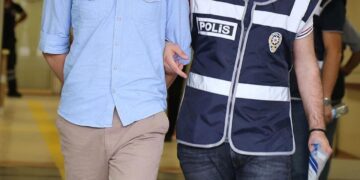 6 yıldır aranıyordu: FETÖ şüphelisi saklandığı evde yakalandı