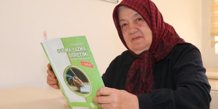 66’sında okuma yazma öğrendi, hayalini açıkladı