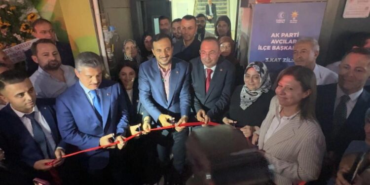 AK Parti Avcılar’da yeni ilçe binasını açtı