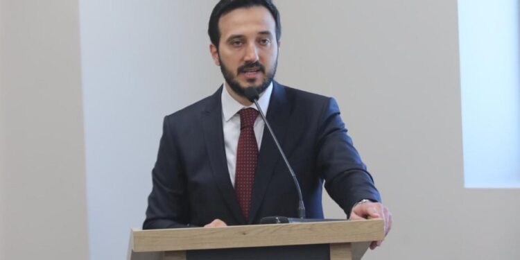 AK Partili Özdemir: ‘Boş vaatlerin değil, namus bilip yerine getiren partiyiz!’