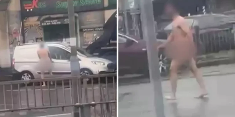 Çıplak adam araçlara saldırdı, trafik durdu