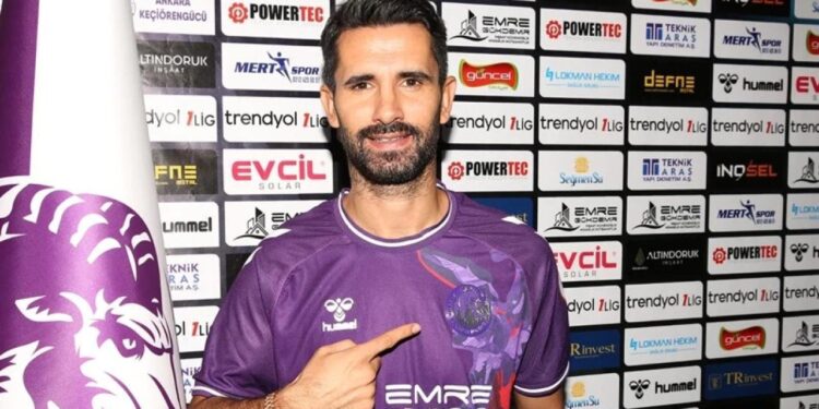 Avrupa’da 2 yıl ceza almıştı: Fenerbahçe’nin eski efsanesi Birinci Lig’de