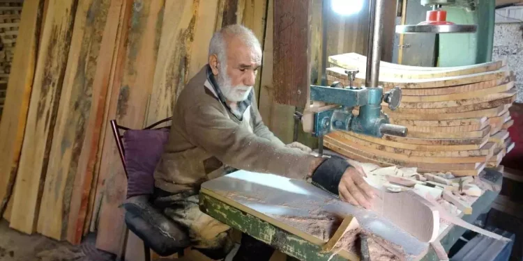 62 Yıldır Ahşap İşleyen Usta: İmam Karakuş’un Hayatı