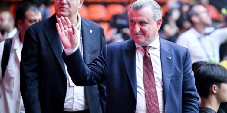 Bakan Bak’tan Filenin Sultanları’na tebrik mesajı!