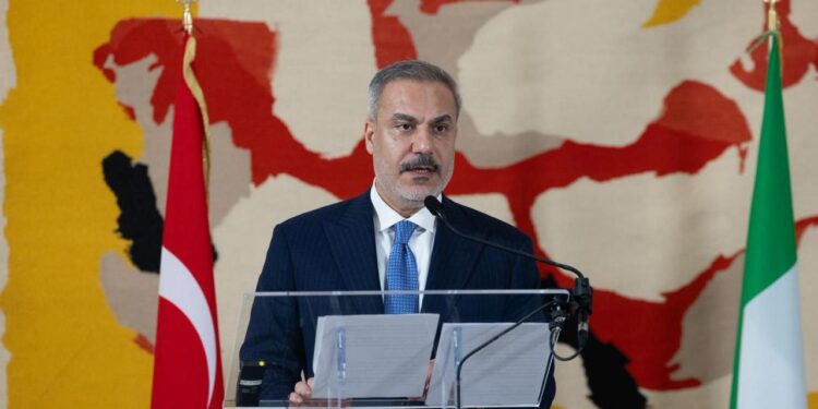 Bakan Fidan’dan net mesaj: Netanyahu’ya göz yumanlar artık uyanmalı