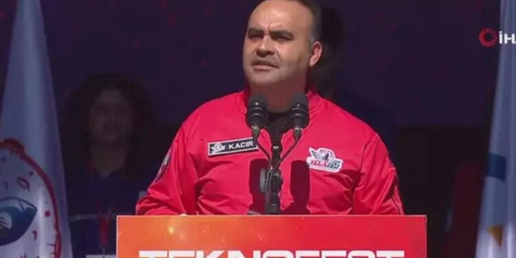 Bakan Kacır TEKNOFEST’te konuştu: Kırılma dönemlerinden birine şahitlik ediyoruz!