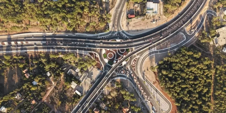 Uraloğlu, Antalya’daki Kavşakları Hizmete Açacak