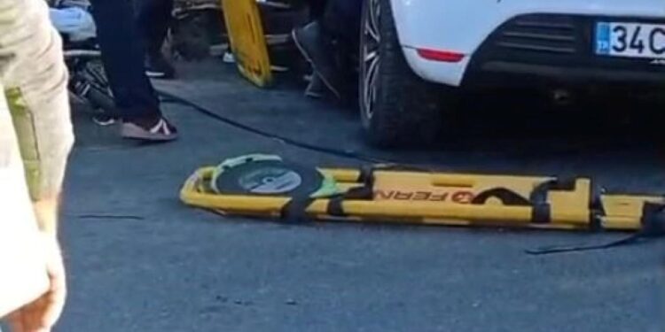 Başakşehir’de korkunç kaza: Bariyerden kopan demir şoförün bacağına saplandı