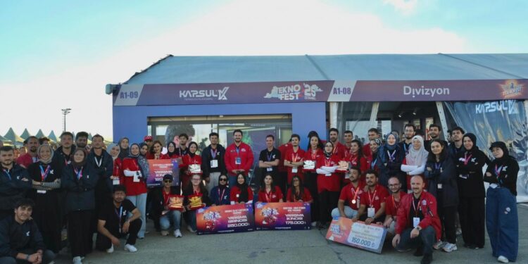 Başkan Altay, TEKNOFEST’ten 18 ödülle dönen KAPSÜL takımlarını tebrik etti