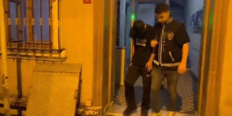 Beyoğlu’nda taksici cinayetine ilişkin 3 şüpheli yakalandı