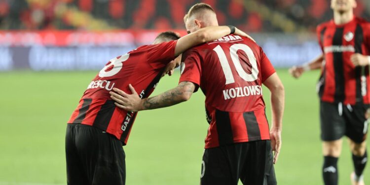 Burak Yılmaz’ın Gaziantep’i alev alev