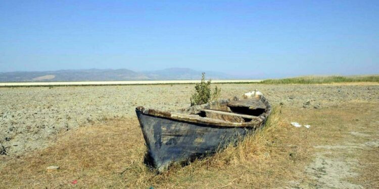 Büyük tehlike! 240 gölden 186’sı kurudu