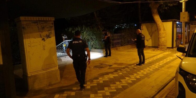 Cami şadırvanında silahlı kavga: 3 yaralı