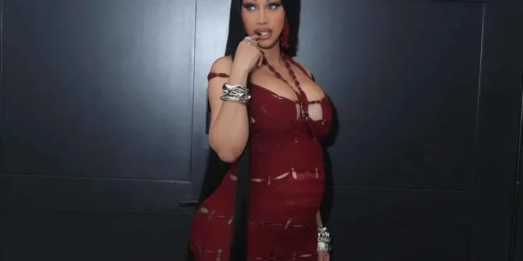 Cardi B’nin canlı yayındaki hijyen itirafı şoke etti