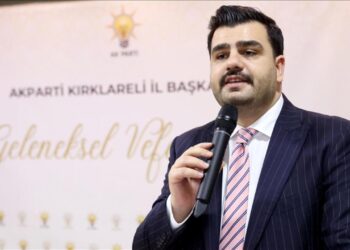 CHP Kurultayı sonrası Özel’e AK Parti’den ilk tepki: Siyasi rehinesin