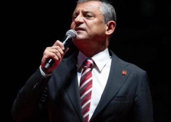 CHP’de sessizlik krizi! 15 başkan tek laf bile etmedi