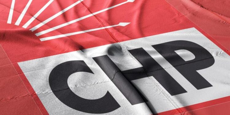 CHP’li iki meclis üyesi partilerinden istifa etti