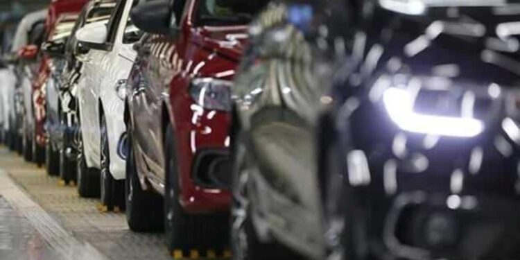 Çin ve Japon otomobillerine vergi artışı, ABD otomobillerine indirim