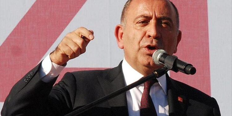 Daireler, villalar, benzin istasyonları… Gürsel Tekin’den canlı yayında Halk TV’ye tepki