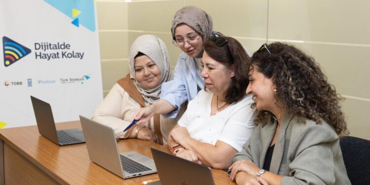 ‘Dijitalde Hayat Kolay’ projesi hibe desteğiyle kadın girişimciler dijital dünyada büyüyor