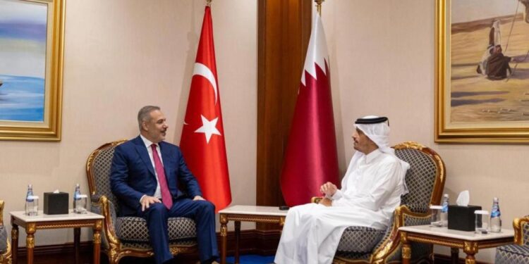 Dışişleri Bakanı Fidan, Katar Başbakanı Al-Thani ile görüştü