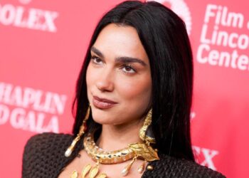 Dünyaca ünlü şarkıcı, İsrail destekçisi menajerini kovdu