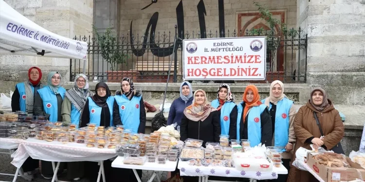 Edirne Müftülüğü Öğrenciler İçin Kermes Düzenledi