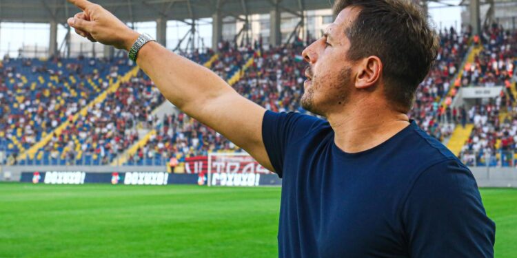 Emre Belözoğlu, İstanbul ekibinin orta sahasını istedi: Anlaşma yakın