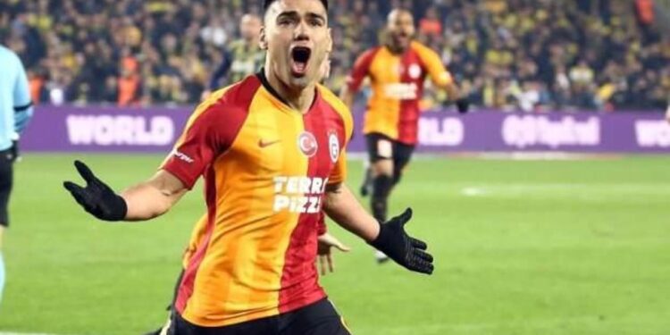 Eski Galatasaraylı Falcao’dan olay itiraf! Dünya devi peçeteye imza attırıyormuş