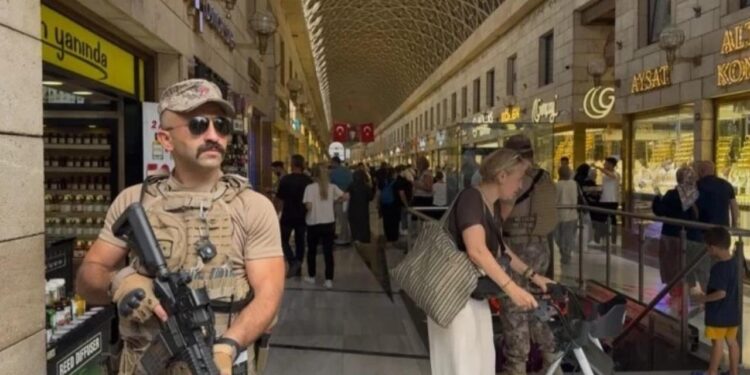 Esnafın kabusu olmuşlardı! Özel harekat, otomatik silahlarla nöbet tutuyor