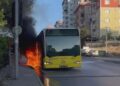 Faciadan dönüldü! İETT otobüsü alev alev yandı
