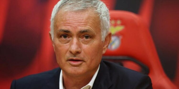 Futbol tarihinde görülmemiş olay! Film senaryosu yazsan ancak bu kadar olurdu