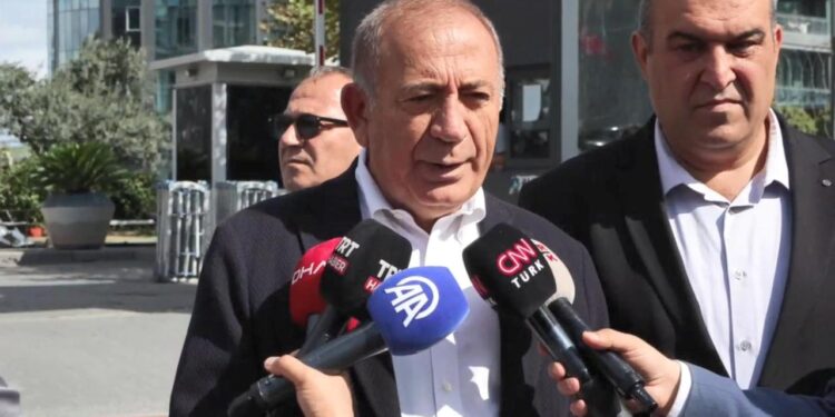 Gürsel Tekin’den manidar paylaşım