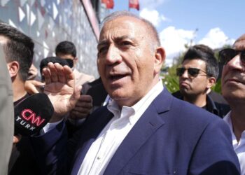 Gürsel Tekin’den sert çıkış: Bu son uyarım, yoksa konuşurum