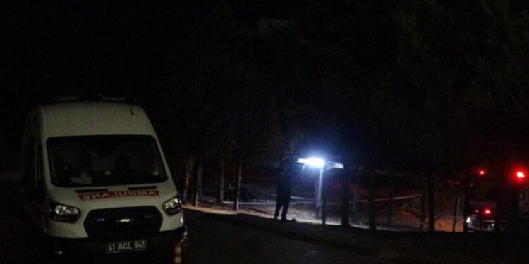 Hastanenin camından atlayan kişi hayatını kaybetti