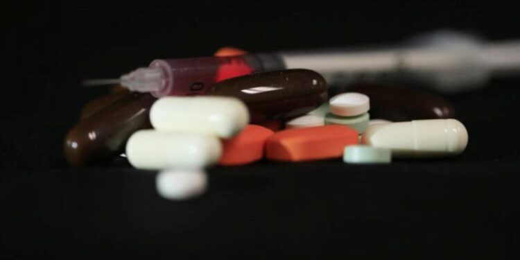 İlaç devi 9 bin kişiyi işten çıkaracak! 8 milyarlık tasarruf bekleniyor