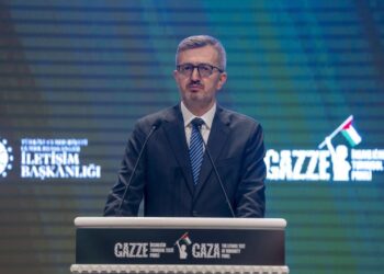 İletişim Başkanı Duran: Lanetle anılan bir ayrıntı olmuştur, hesabı sorulacak!