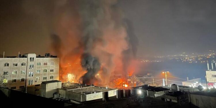 İsrail bu kez sebze halini hedef aldı… Batı Şeria’da 30 dükkan yıkıldı!