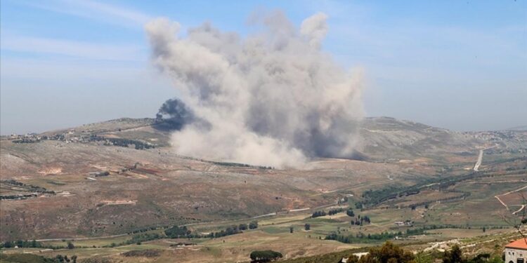 İsrail ordusunun Lübnan’ın güneyinde düzenlediği saldırıda bir kişi hayatını kaybetti
