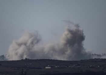 İsrail, yüzlerce Filistinlinin sığındığı ‘Barış’ binasını bombaladı