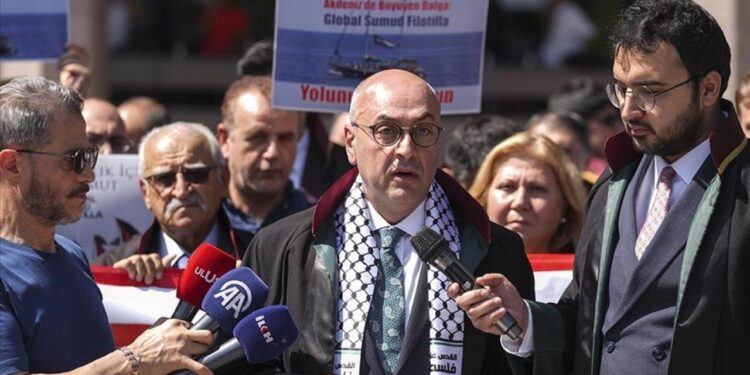 İsrail’in Küresel Sumud Filosu’na yönelik saldırılarına suç duyurusu