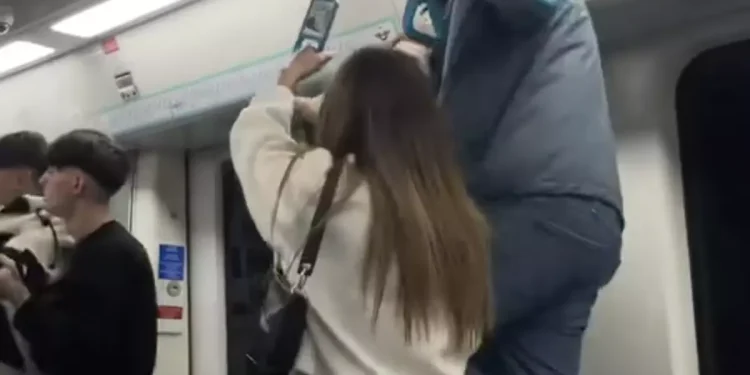 Pendik Marmaray İstasyonu’nda Yumruklu Kavga